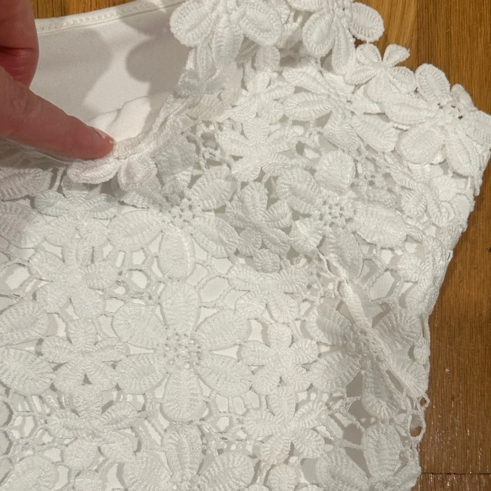 *last chance* Shein | Women’s White Floral Bodysuit - Picture 3 of 16